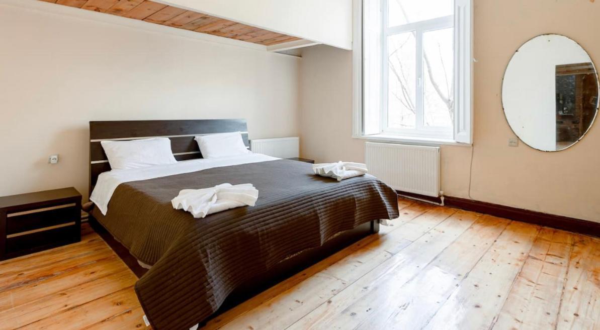 Lovely Dulcet Loft In Center Of Rustaveli Tiflis Exterior foto