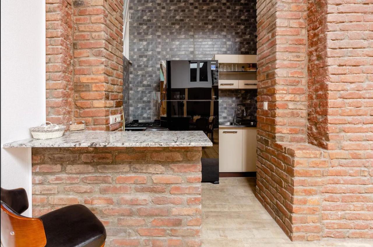 Lovely Dulcet Loft In Center Of Rustaveli Tiflis Exterior foto