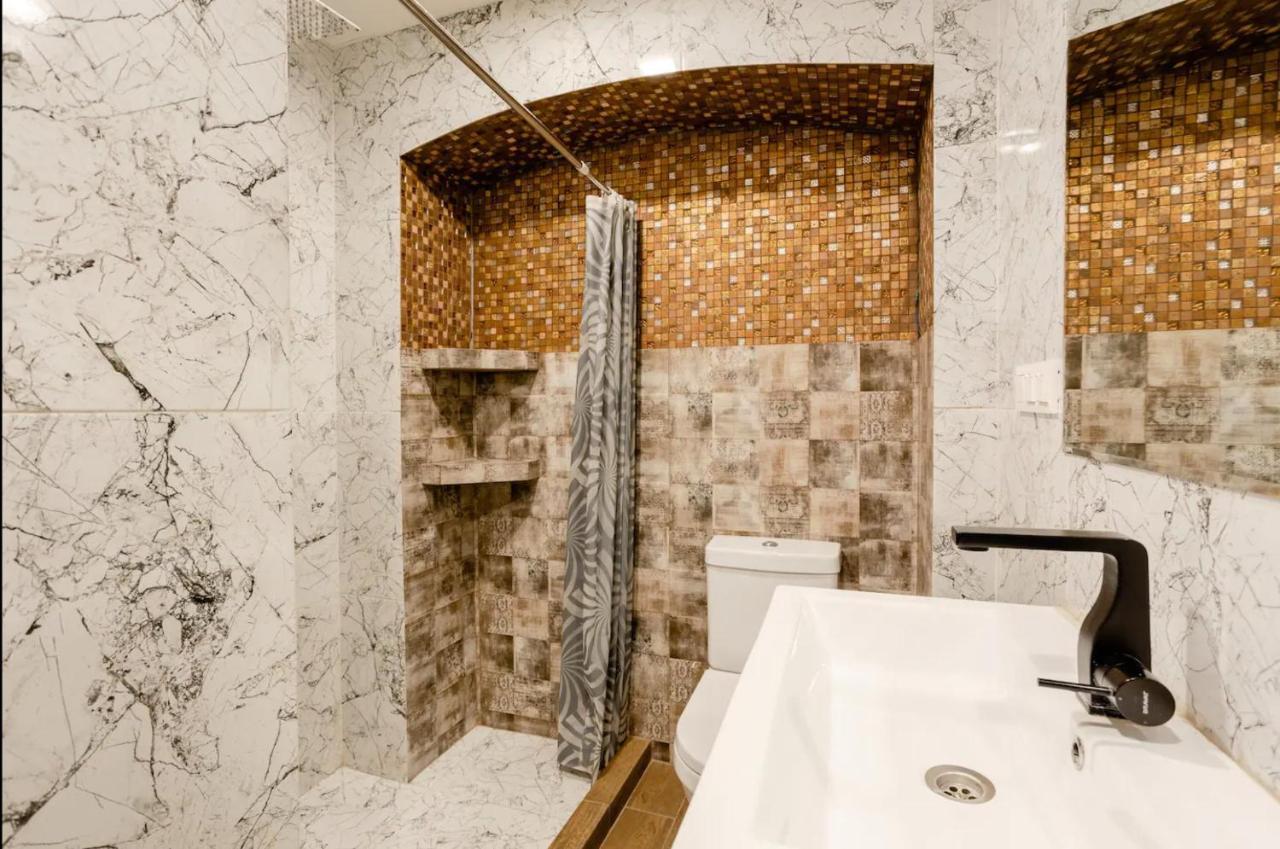 Lovely Dulcet Loft In Center Of Rustaveli Tiflis Exterior foto