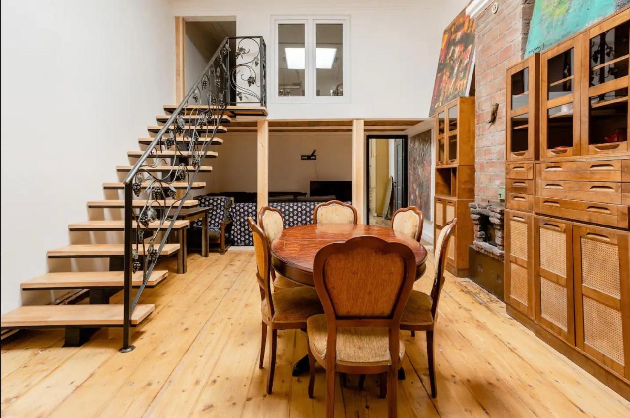 Lovely Dulcet Loft In Center Of Rustaveli Tiflis Exterior foto