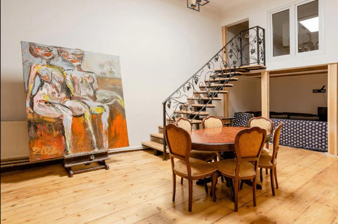 Lovely Dulcet Loft In Center Of Rustaveli Tiflis Exterior foto